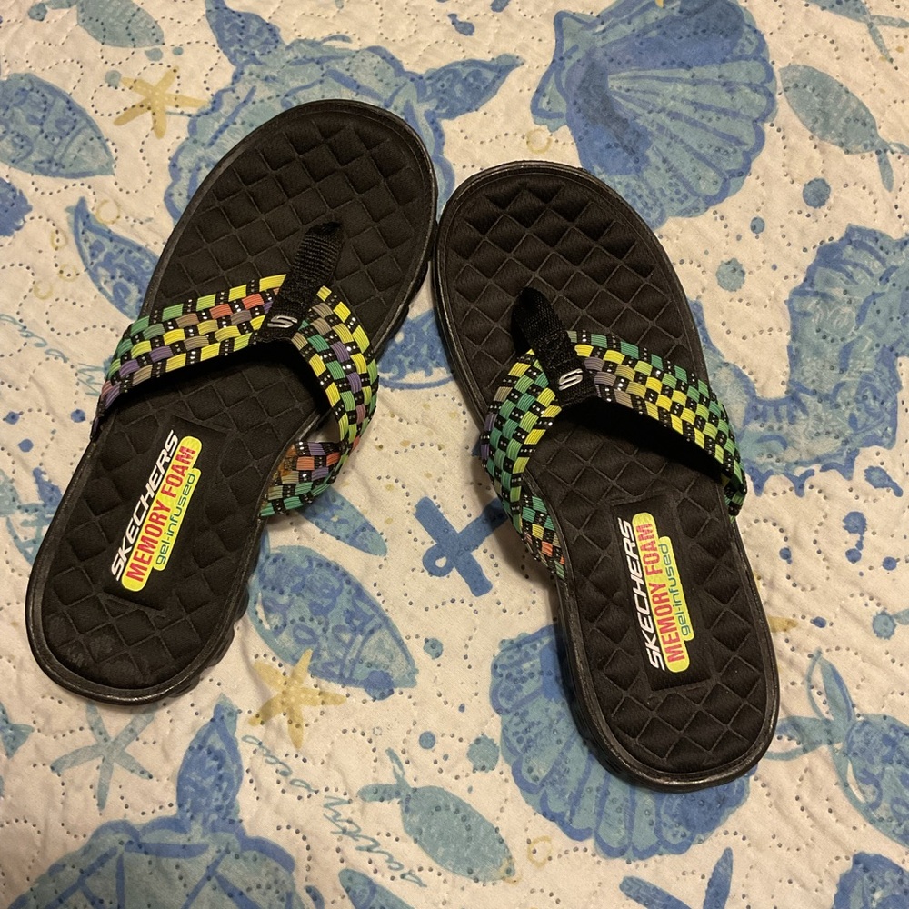 Skechers Black and Multicolor Flip Flops
